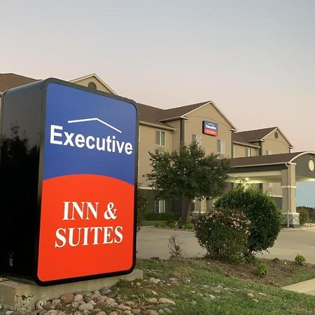 Executive Inn & Suites Marlin Exteriér fotografie